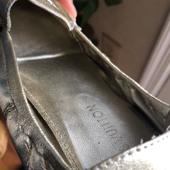 Louis Vuitton Flats - Picture 13 of 13